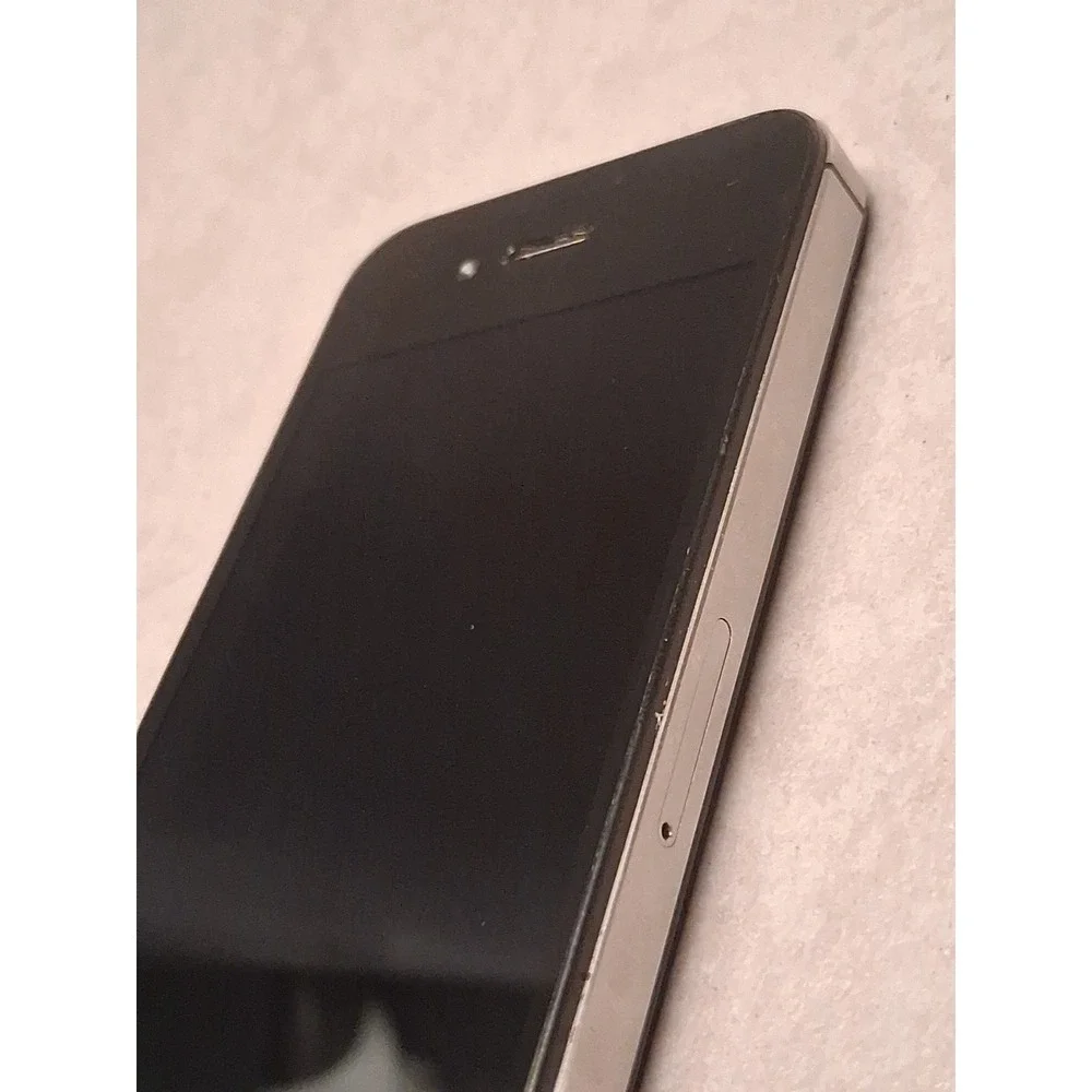 Apple iPhone 4s - 8GB -Black